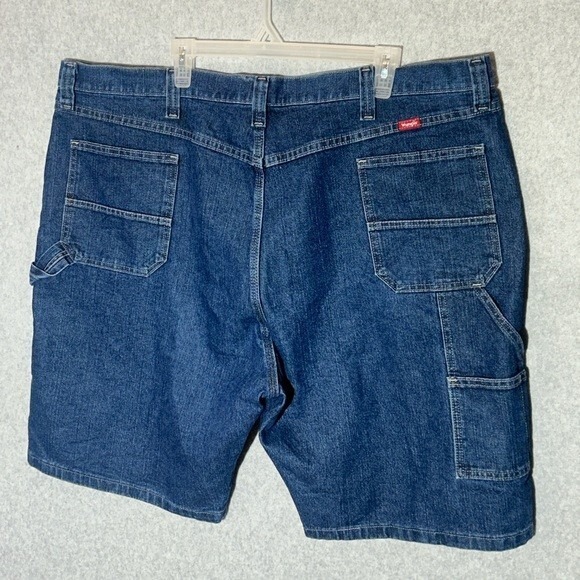 Size 46 Men's Dark Wash Blue Jean Cargo Carpenter Shorts, Wrangler - Picture 6 of 6